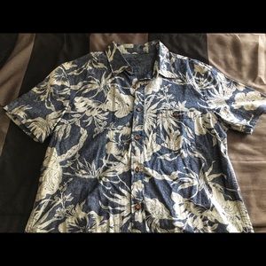 American Eagle Men’s Slim Fit Hawaiian Button Down